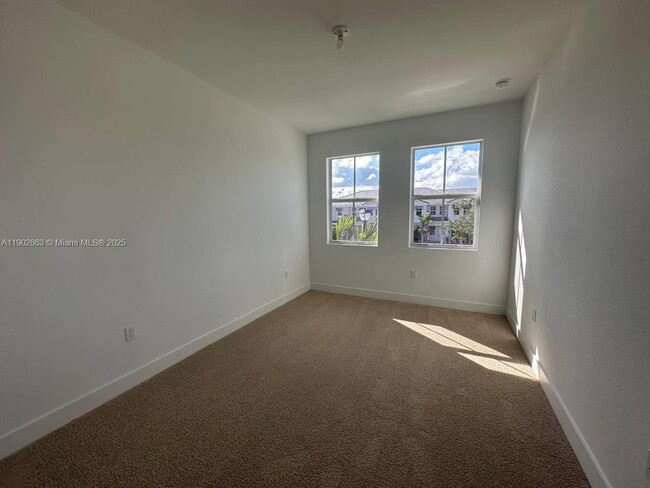 Building Photo - 17183 SW 2nd Cir