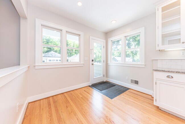 Building Photo - 1111 Olivia Ave