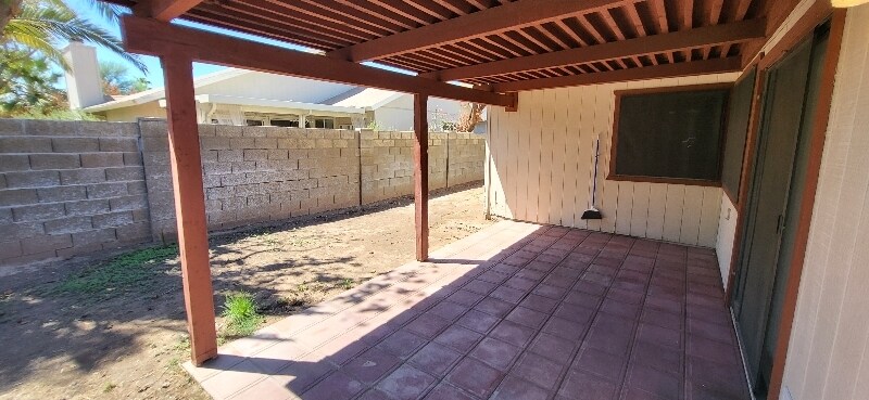 Building Photo - 1567 W Javelina Ave