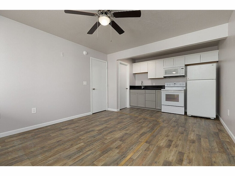 Building Photo - 100 Pulsipher Ln
