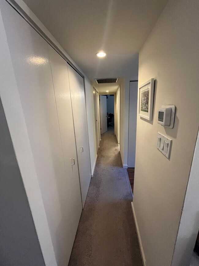 Building Photo - Welcome to Urban Elegance in the Heart of Historic Old City, Philadelphia