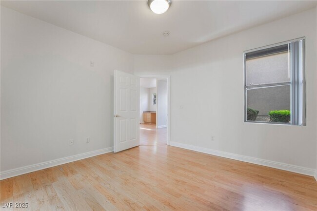 Building Photo - 8000 W Badura Ave