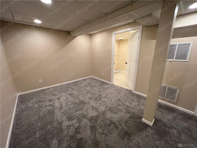 Building Photo - 1131 Windsong Trail