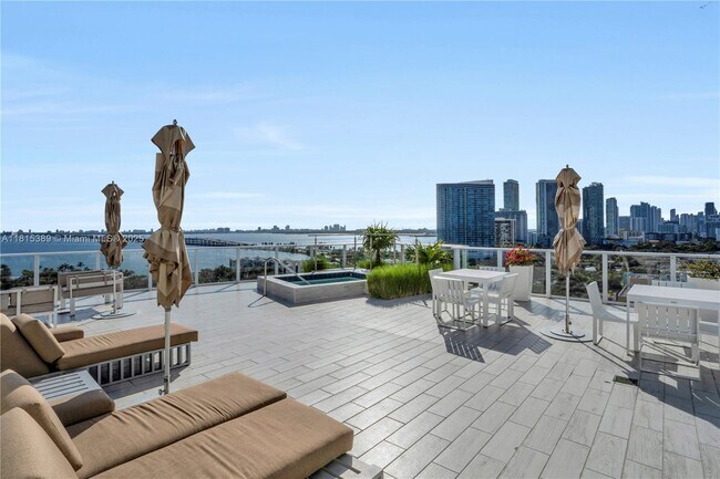 Building Photo - 4250 Biscayne Blvd