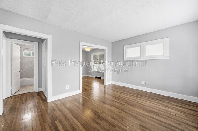 Building Photo - 662 E Saratoga St