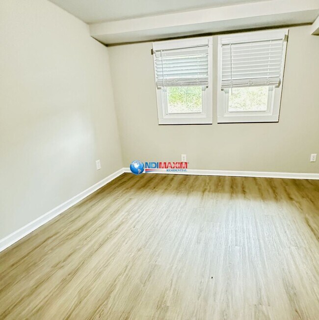 Building Photo - Renovated 4-bedroom ranch in Stone Mountain