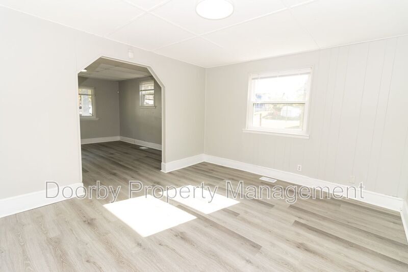 Building Photo - 3115 14th Ave