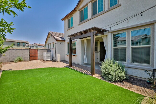 Building Photo - 9805 E Specter Dr
