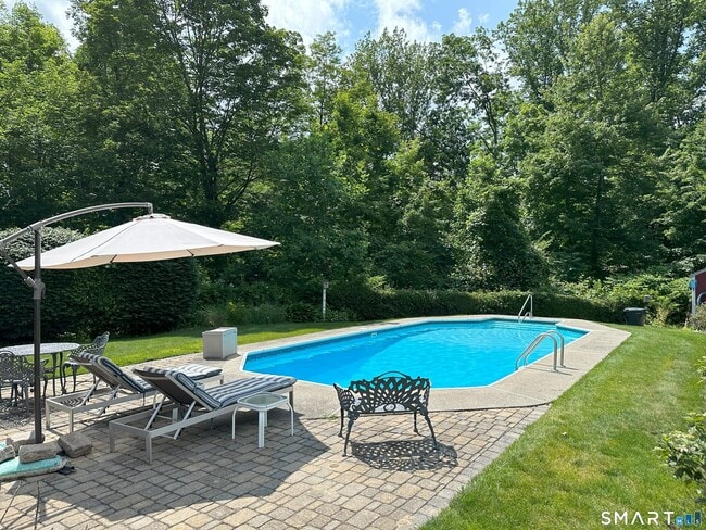 Building Photo - 11 Van Campen Ln
