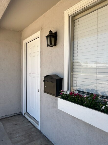 Building Photo - 1731 E Cheery Lynn Rd