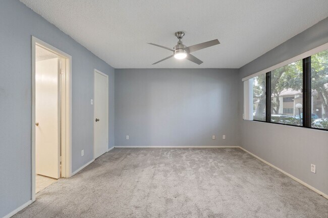 Building Photo - 12100 Melville Dr