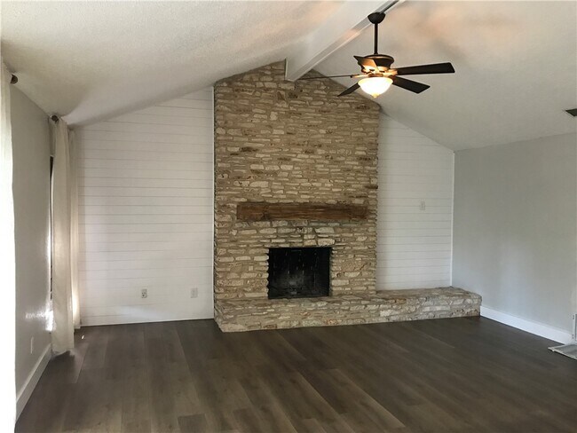 Building Photo - 3406 Valley Pike Rd