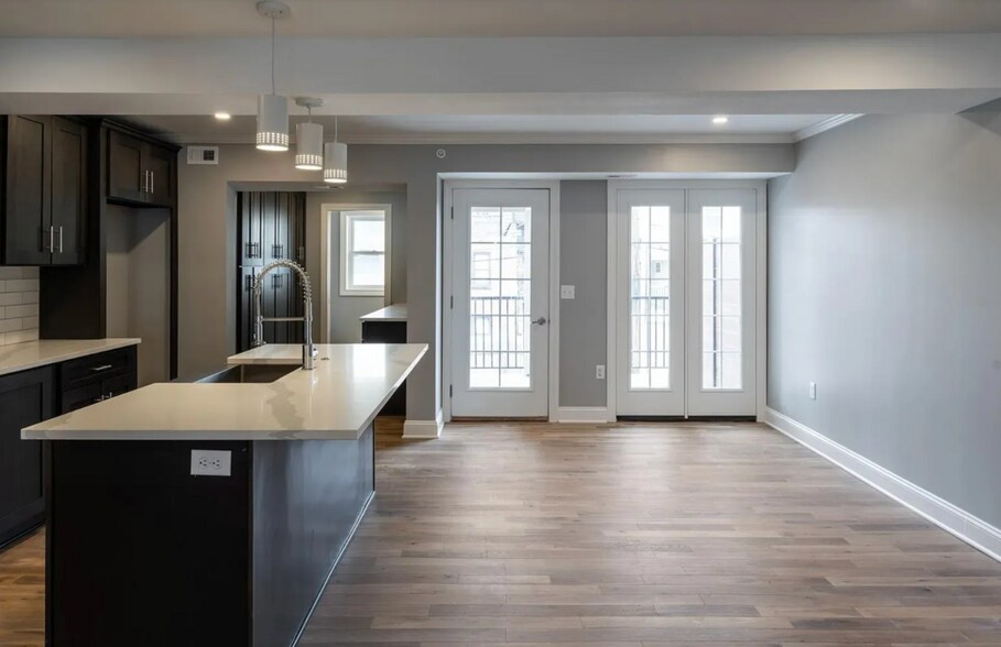 Building Photo - 4462 Broadway Blvd