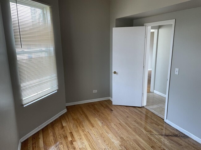 Building Photo - 4017 W Van Buren St