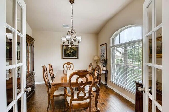Building Photo - 1428 Bess Cove