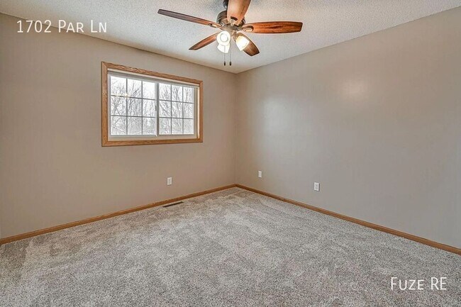 Building Photo - 1702 Par Ln