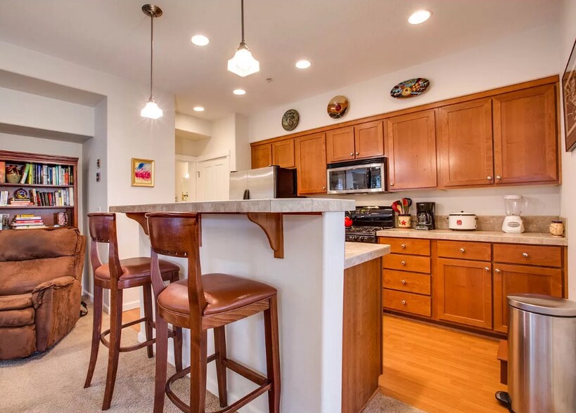Building Photo - 10829 NE Red Wing Way