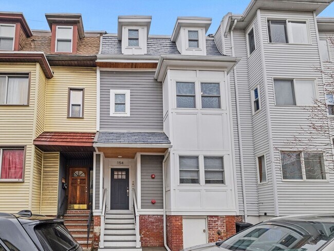 Building Photo - 154 Lexington St