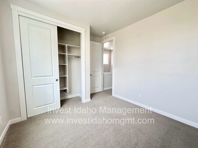 Building Photo - Luxury Gated Townhome in Star – Available Soon! No Shared walls!