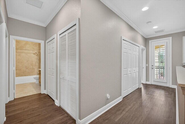 Building Photo - 4803 Cadiz Cir