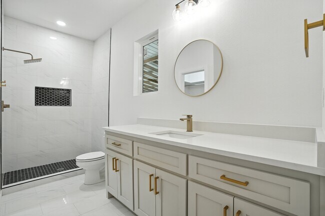 Building Photo - 1128 S Atlanta Ave