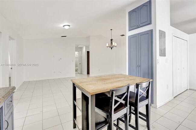 Building Photo - 9862 SW 145th Pl