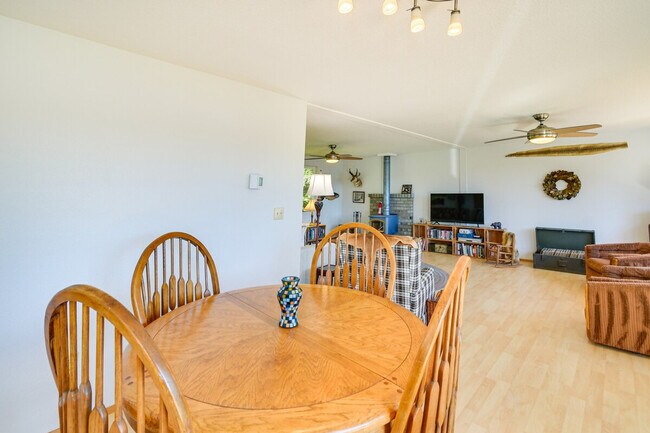 Building Photo - 131 N Mardell Ave