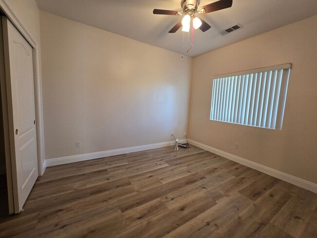 Building Photo - 4 BR + Flex 2 BA Available 9/15