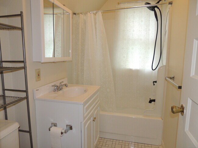 Building Photo - 125 Wilson St