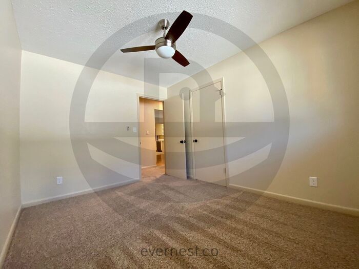 Building Photo - 47 Cornell Dr