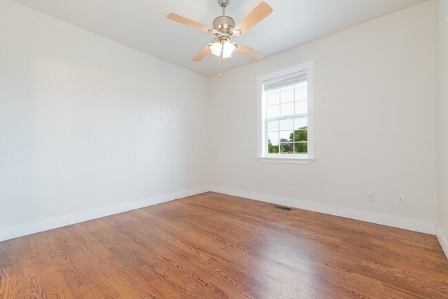 Building Photo - 2630 New Orchard Ct