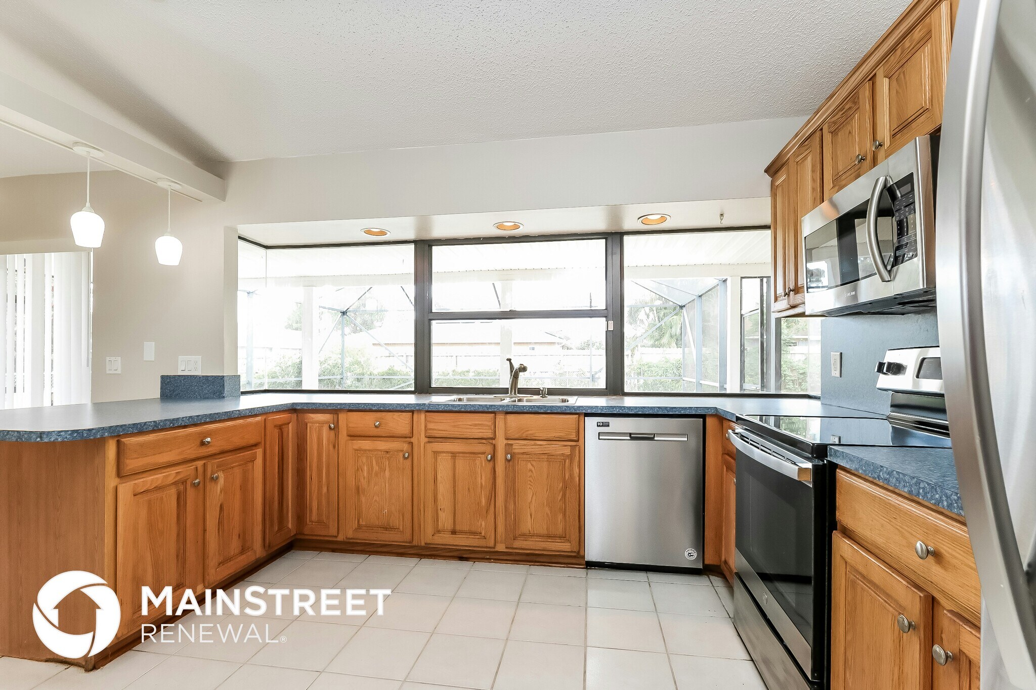 Building Photo - 350 NE Genesee Ave