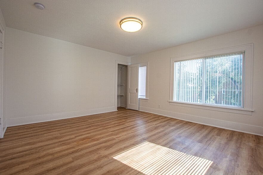 Building Photo - 106 N 38th St