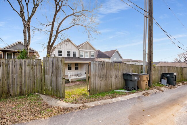 Building Photo - 4604A Michigan Ave