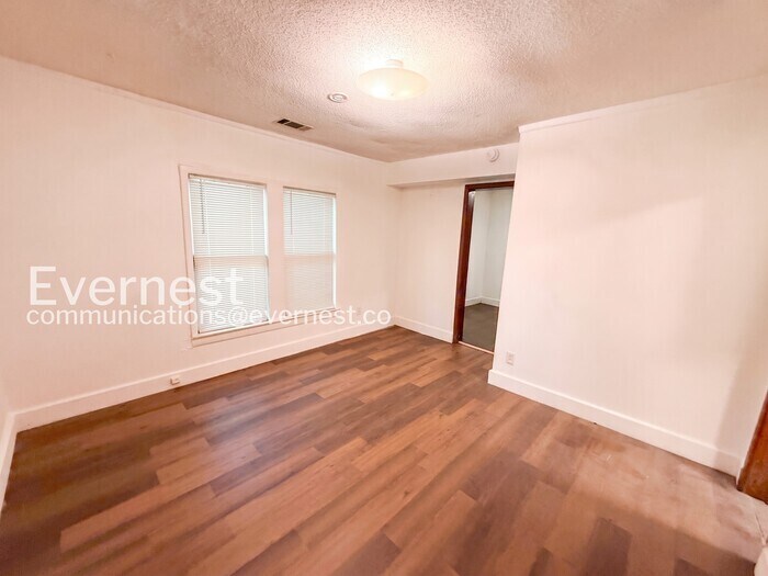 Building Photo - 1233 Elm Ave