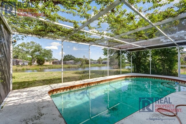 Building Photo - 1370 Palmwood Dr