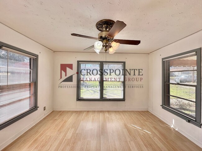 Building Photo - Available! 3/1.5 Single-Family Home in Tyler!