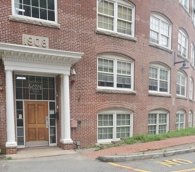 Primary Photo - 200 Market St