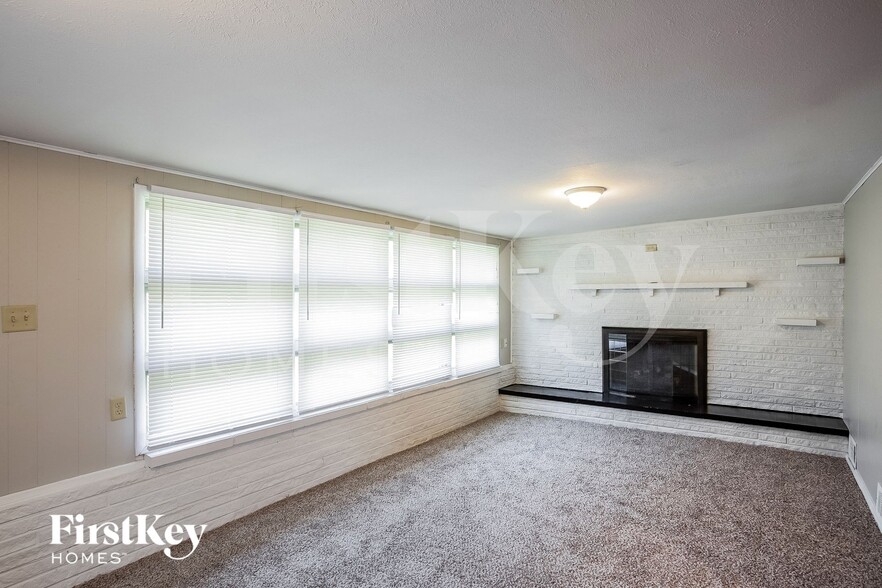 Building Photo - 6620 W 16th St