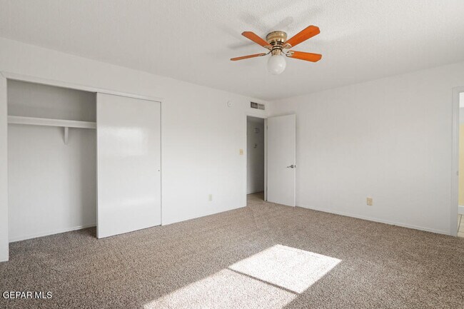 Building Photo - 2117 Anise Dr