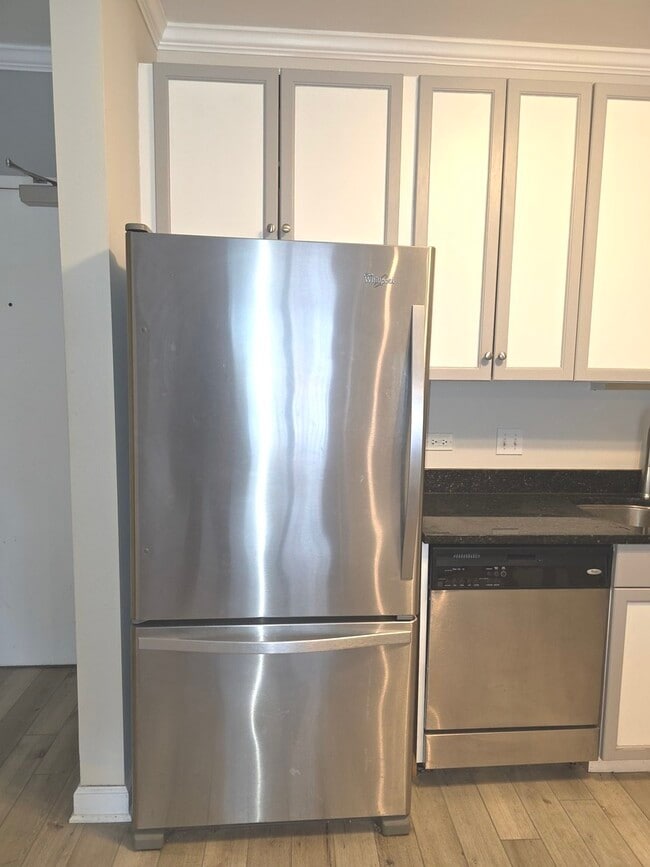 Building Photo - 1101 S State St