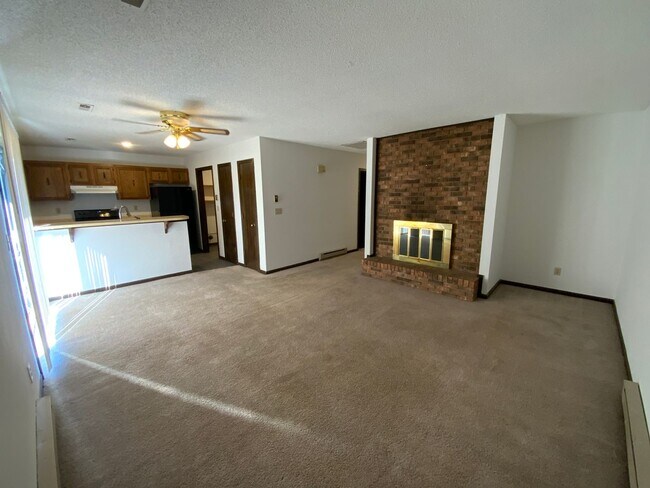 Building Photo - 421-421 N Shiloh Ave