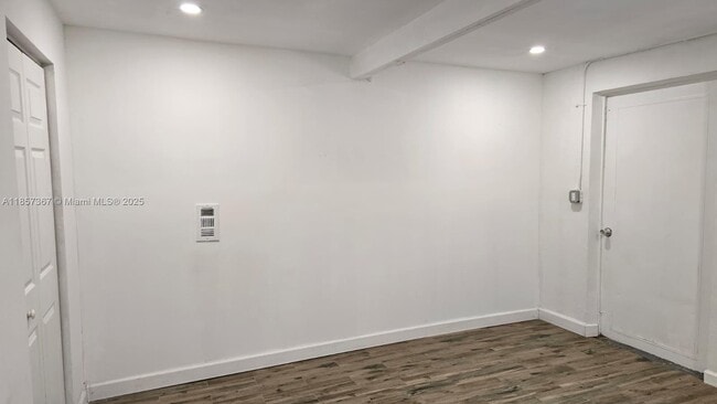 Building Photo - 3801 SW 31st Dr