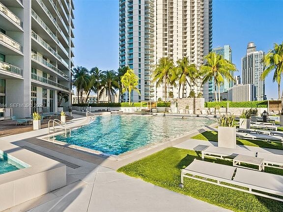 Building Photo - 90 SW 3rd St