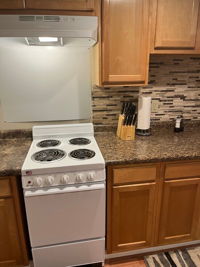 Building Photo - 6377 Aspen Way