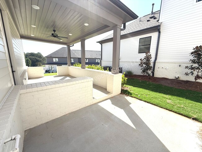 Building Photo - 4BD/4.5BA IN THE RESERVE PHASE II