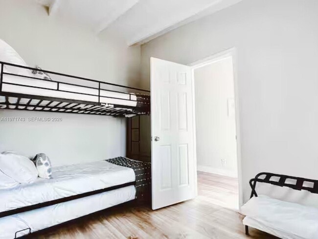 Building Photo - 308 NE 8th Ct