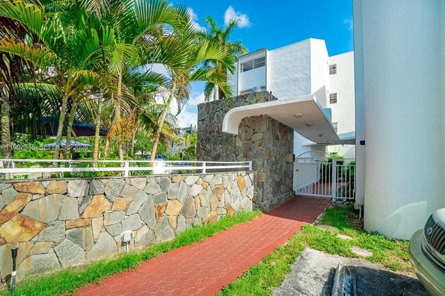 Building Photo - 1075 93rd St