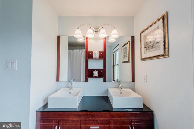 Building Photo - 6135 Waterloo Rd