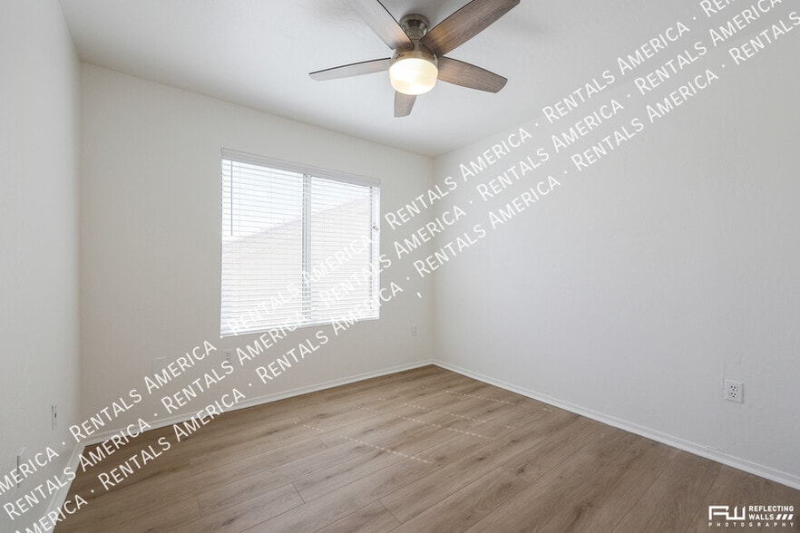 Building Photo - 2238 E Bel Air Ln